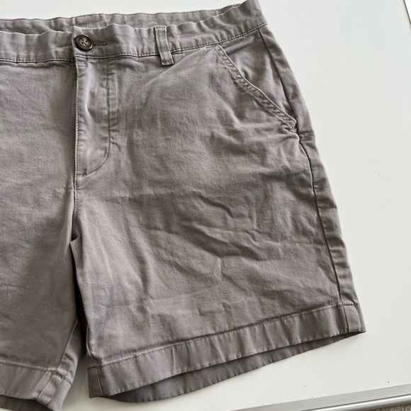 Chubbies 7” inseam Men's Gray Flat Front Shorts - Picture 3 of 7